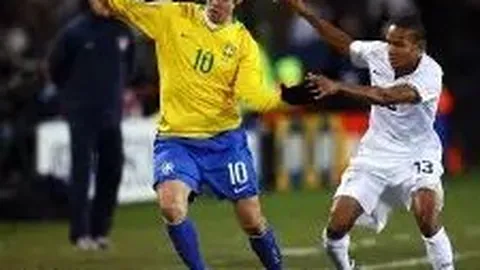 “魔术师哀叹：关键季后赛夜湖人防线崩溃失145分”